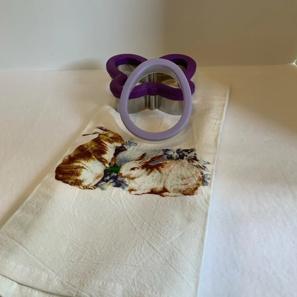 Sur La Table Cream Flower Sack Dish/Hand Towel with Bunny Print